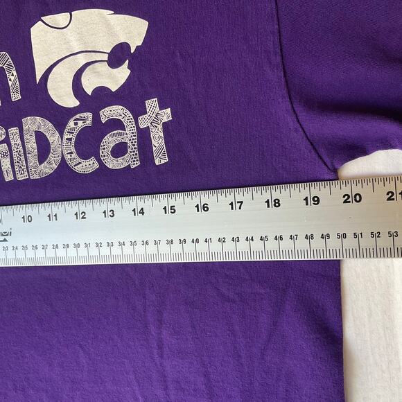 Gildan Women T-shirt size M Purple ShortSleeve Crew Neck Born A Wildcat - Picture 3 of 8
